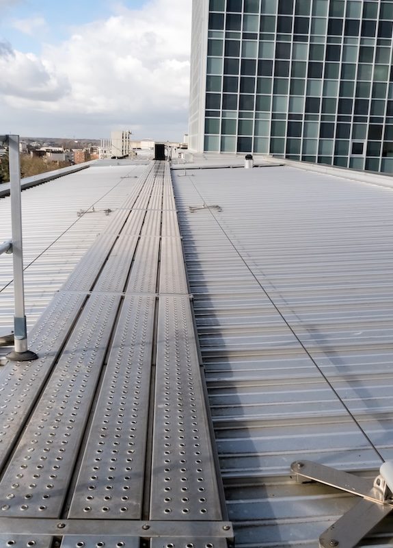 Walkway with safety cables
